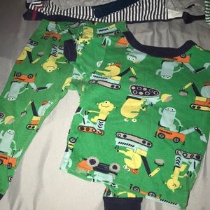 Carter’s Pajama set for boys